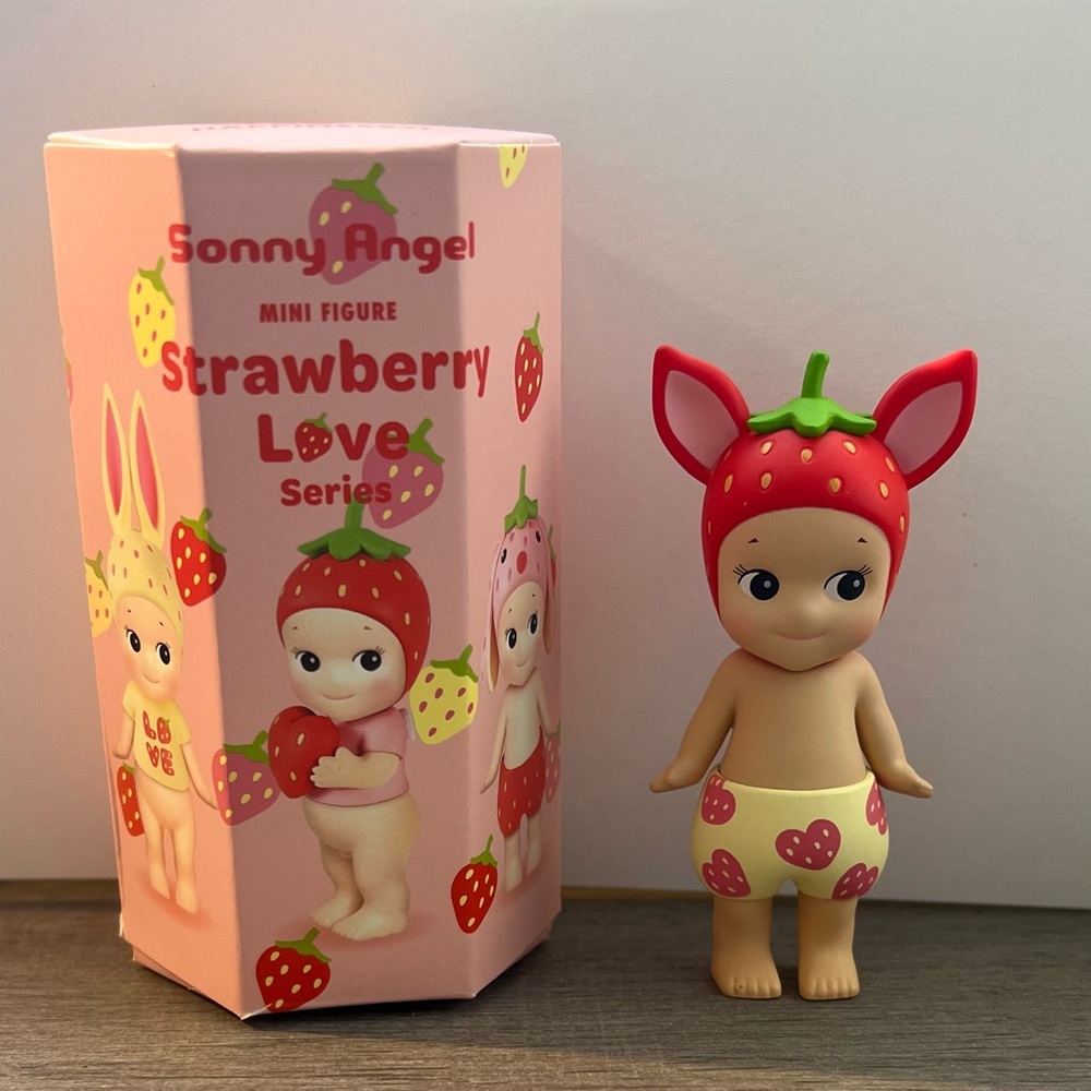 Sonny Angel Strawberry Love Series - Fawn Authentic